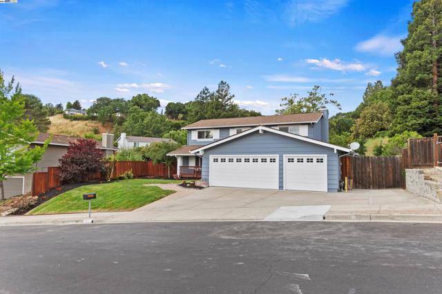8658 Fenwick Way, Dublin CA: https://media.crmls.org/mediaz/a065f769-d1cd-4325-a752-a684f0a07457.jpg