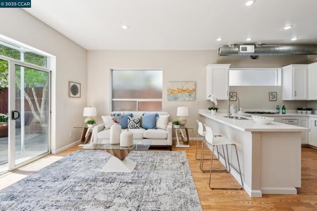 1017 45Th St, Emeryville CA: https://media.crmls.org/mediaz/a0660639-75a6-481b-bc62-b87c2830c604.jpg