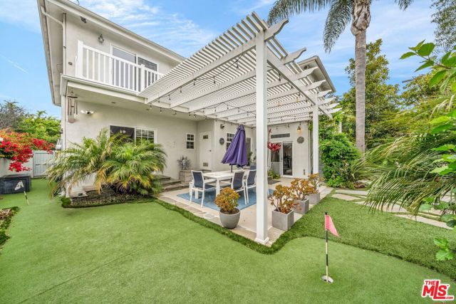 8011 Rayford Drive, Los Angeles CA: https://media.crmls.org/mediaz/a0663e1d-01e3-4469-a802-d9b3e4567e62.jpg