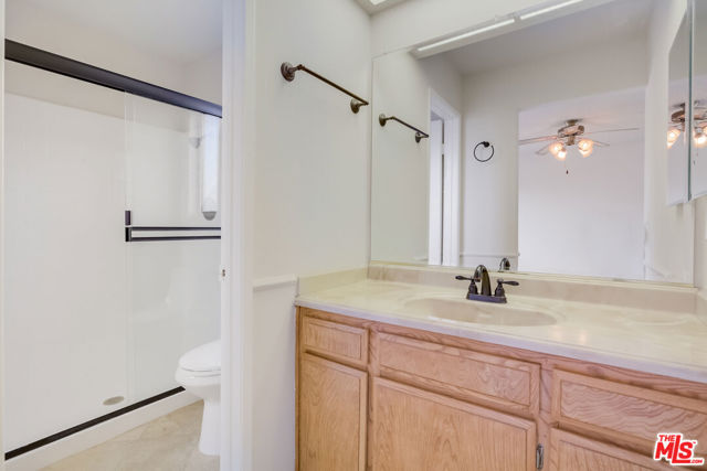 14610 Kinzie Street photo 6