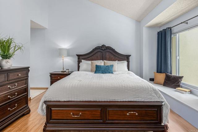 1415 Summit Drive, Chula Vista CA: https://media.crmls.org/mediaz/a0664fff-d959-442a-aebc-868507276335.jpg