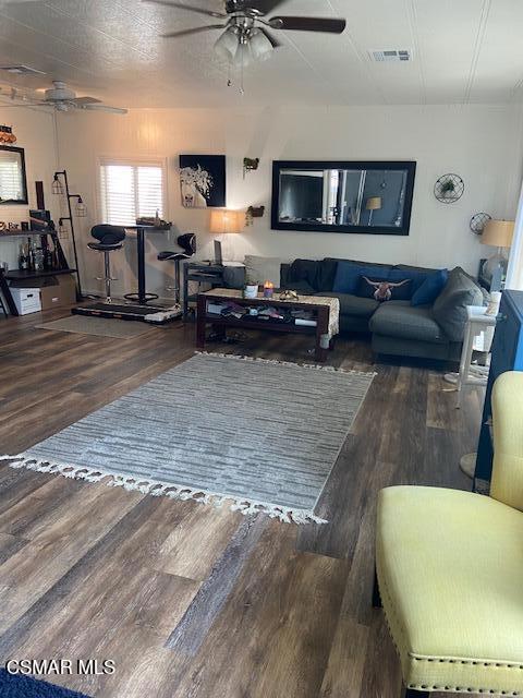 1550 Rory Lane, Simi Valley CA: https://media.crmls.org/mediaz/a0665cd6-ef71-42e6-9794-b5657223720d.jpg