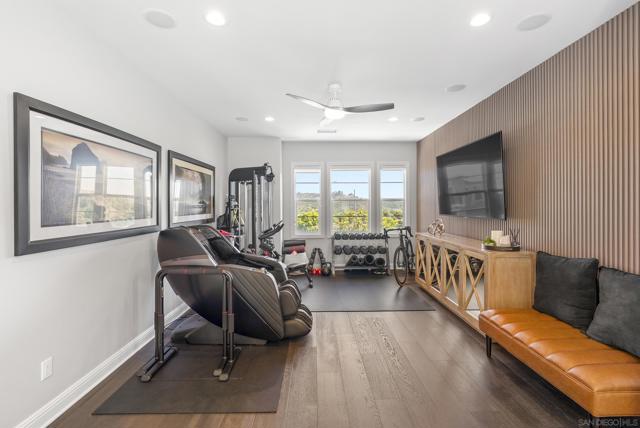 4706 Chase Ct, Carlsbad CA: https://media.crmls.org/mediaz/a066985b-a919-4097-95ac-be6c8afbdfdd.jpg