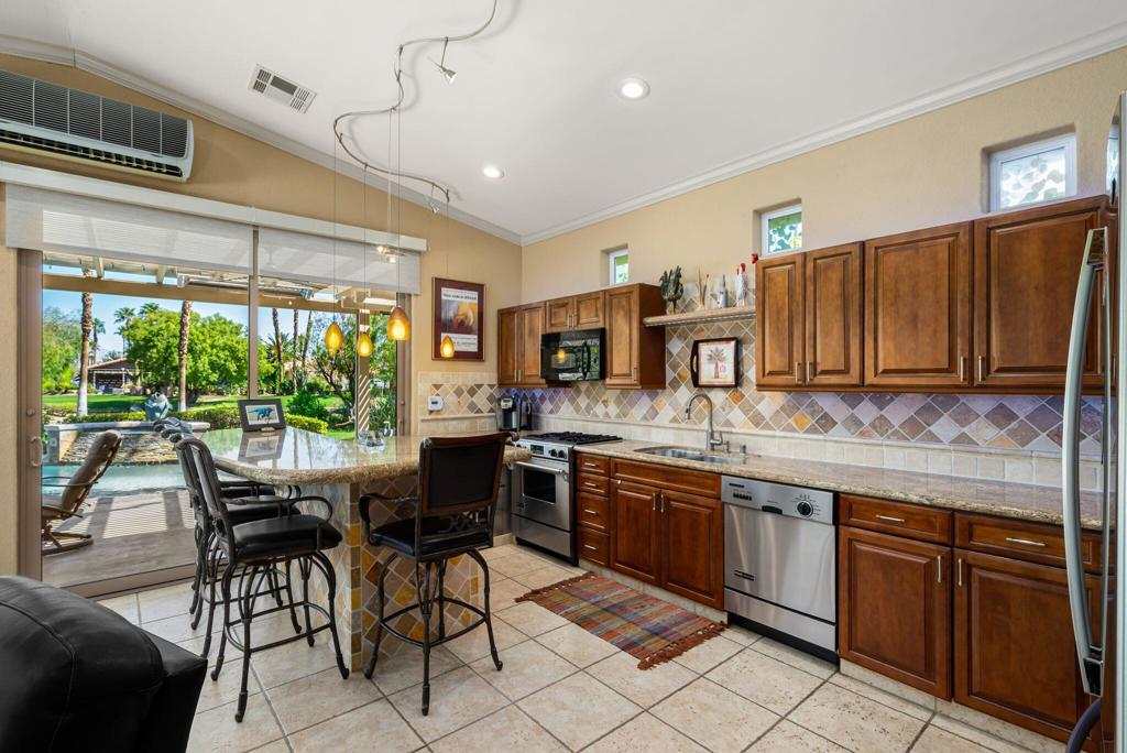 MLS #219138414DA image #9