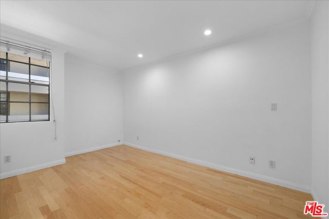 740 North Kings Road, 114 photo 18