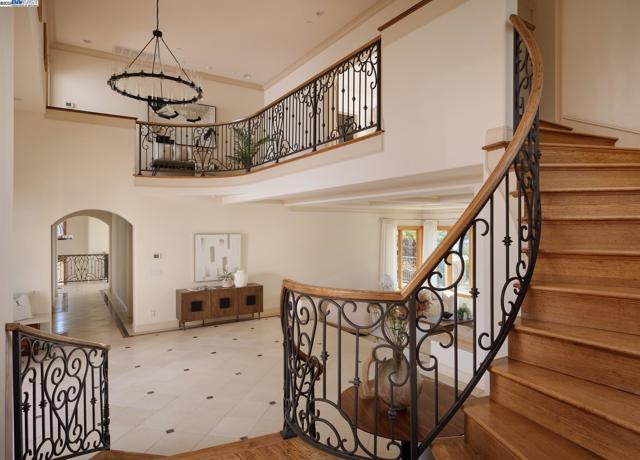 44506 Vista Grande Court, Fremont CA: https://media.crmls.org/mediaz/a067879d-b6d9-4883-b199-10218fd040e6.jpg