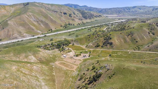 2837 Clear Canyon Road, Lebec CA: https://media.crmls.org/mediaz/a067f6c6-5da9-4ccf-b1cd-8319e714618e.jpg