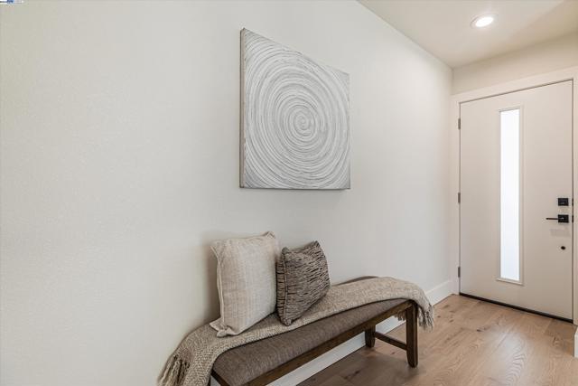 Image 7 of 49 For 344 Silvertip Ct