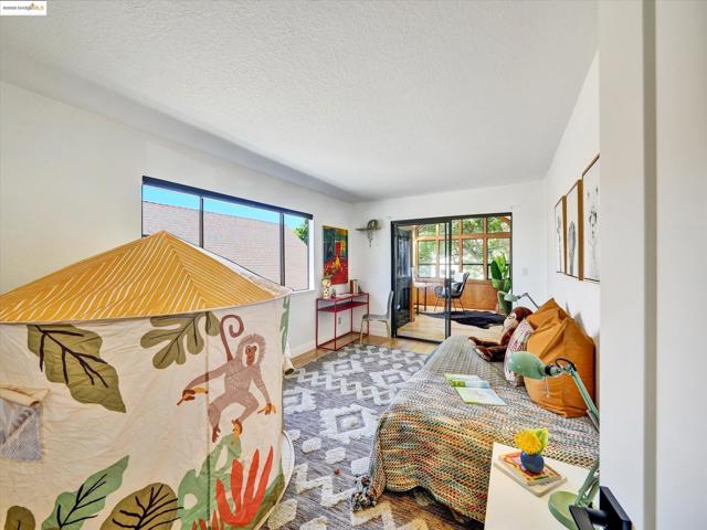 336 Washington Ave, Richmond CA: https://media.crmls.org/mediaz/a0696760-03fe-4330-8e49-9b5f1736354e.jpg