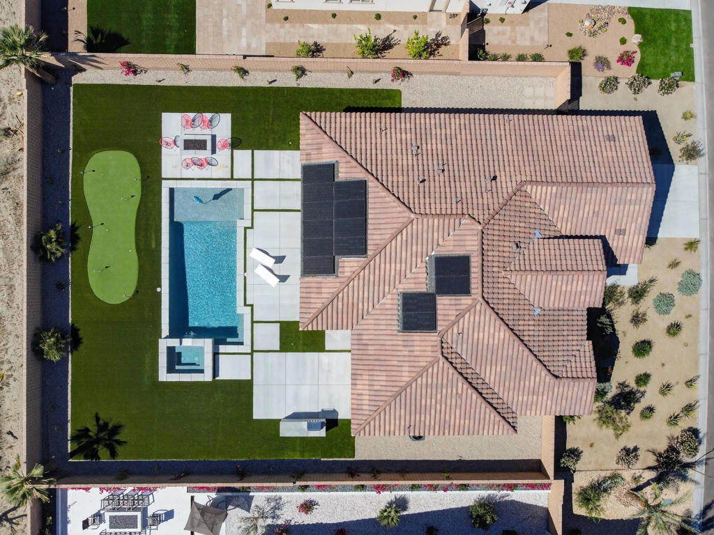 https://media.crmls.org/mediaz/a069a08c-df18-4d30-bc3b-c1153a139210.jpg?preset=X-Large