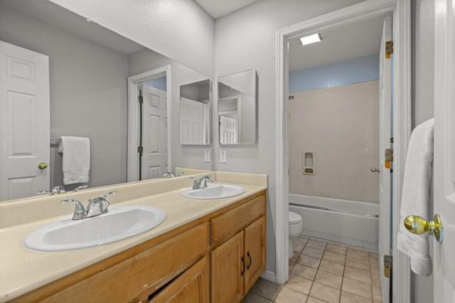 32447 Pacific Grove Way, Union City CA: https://media.crmls.org/mediaz/a06b7eda-c0e2-481b-868c-f0d00877879d.jpg