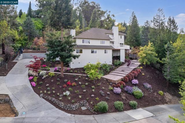 1019 Silverhill Drive, Lafayette CA: https://media.crmls.org/mediaz/a06bd184-d885-4199-a063-0251523a61cc.jpg