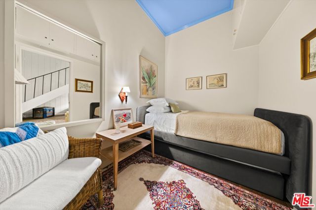 1048 E La Loma Avenue, Somis CA: https://media.crmls.org/mediaz/a06c225f-561c-46af-a735-f063f0817a20.jpg