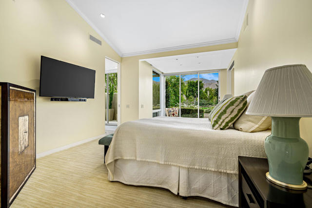 75161 Kavenish Way, Indian Wells CA: https://media.crmls.org/mediaz/a06ced9d-4c3a-469d-8135-be309f805134.jpg