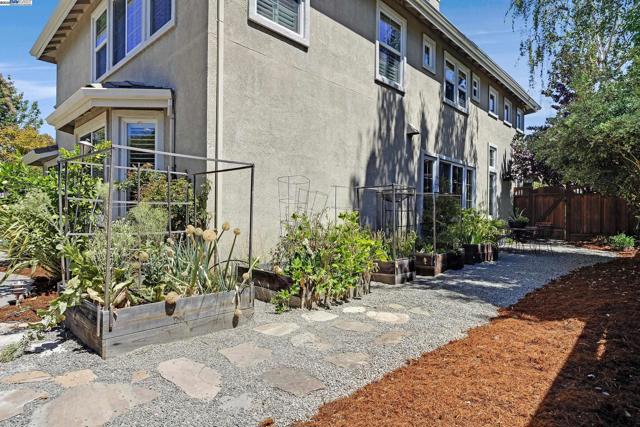2461 Ancona Cir, Livermore CA: https://media.crmls.org/mediaz/a06dd28a-c214-4911-920d-413bcb052c58.jpg