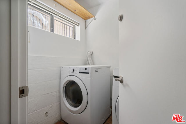 535 East Walnut Avenue, B photo 30
