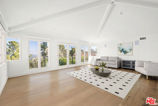 8306 Skyline Drive, Los Angeles CA: https://media.crmls.org/mediaz/a06de484-2e35-42e9-81e9-6f72863837ac.jpg