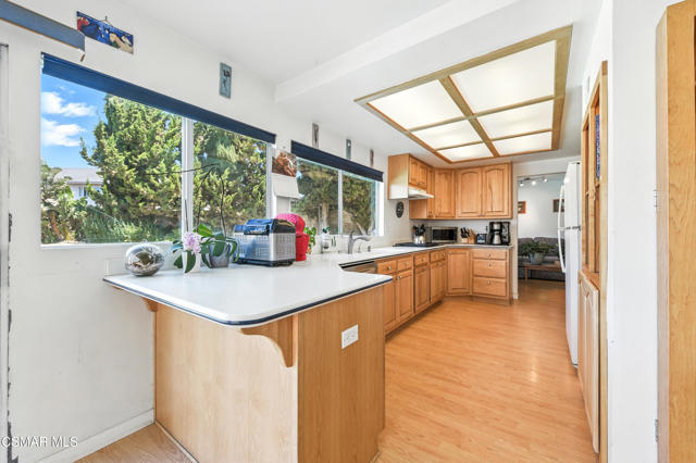 1589 N Alva Circle, Simi Valley CA: https://media.crmls.org/mediaz/a06e435d-9f09-4eed-b394-2a29dbdef6a5.jpg