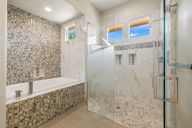 424 White Horse Trail, Palm Desert, CA 92211