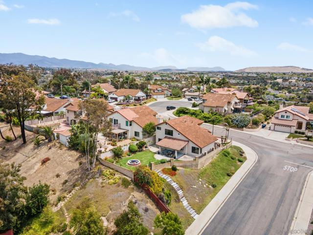 1009 Paseo La Cresta, Chula Vista CA: https://media.crmls.org/mediaz/a06fe1dc-dc48-4df8-8b3f-5badd1952bc8.jpg