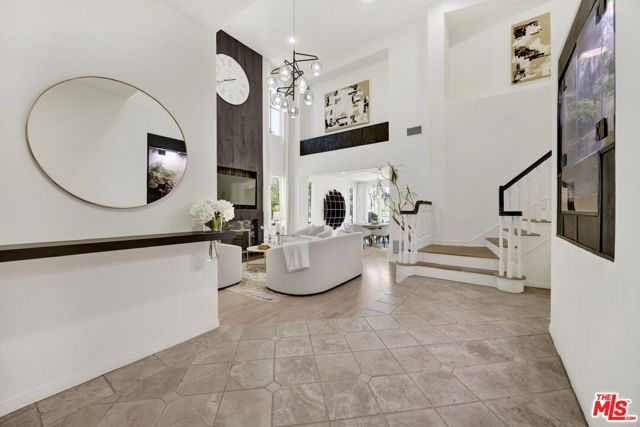 23473 Palm Drive, Calabasas CA: https://media.crmls.org/mediaz/a070384c-d2a3-49a6-b951-b314a6d1dfdc.jpg
