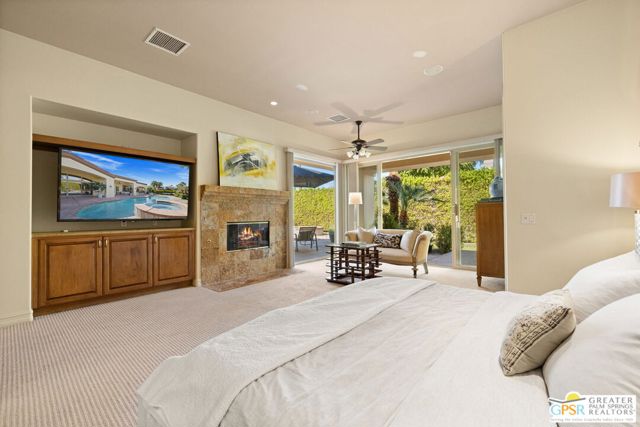16 Villaggio Place, Rancho Mirage CA: https://media.crmls.org/mediaz/a0709d78-9649-4fe2-b88a-1bfda4baf64a.jpg