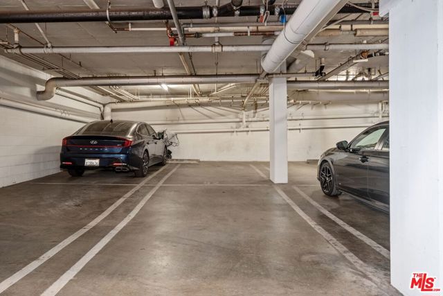 1375 Kelton Avenue, Los Angeles CA: https://media.crmls.org/mediaz/a0719044-146f-4ade-84fc-b47f23b0ae69.jpg