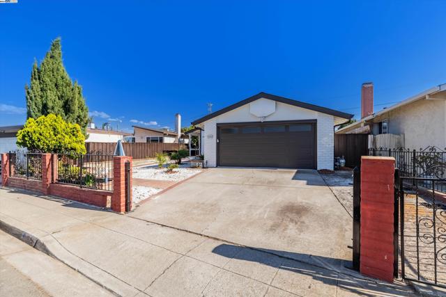 Image 1 of 49 For 344 Silvertip Ct