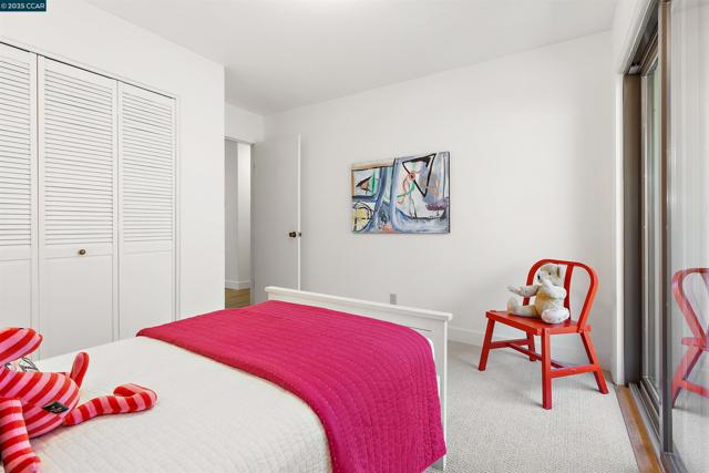 220 Devonshire Ct, Pleasant Hill CA: https://media.crmls.org/mediaz/a0723d82-9b0b-47e6-8fbd-d883e0fd0dcc.jpg