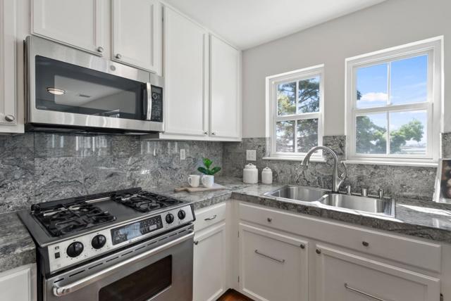 1115 Outrigger Lane, Foster City CA: https://media.crmls.org/mediaz/a073be3b-380d-453d-9bc7-75b2f296edda.jpg