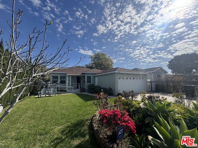 2626 Coolidge Avenue, Los Angeles CA: https://media.crmls.org/mediaz/a074185c-b86b-406c-9c4c-3d8651605544.jpg