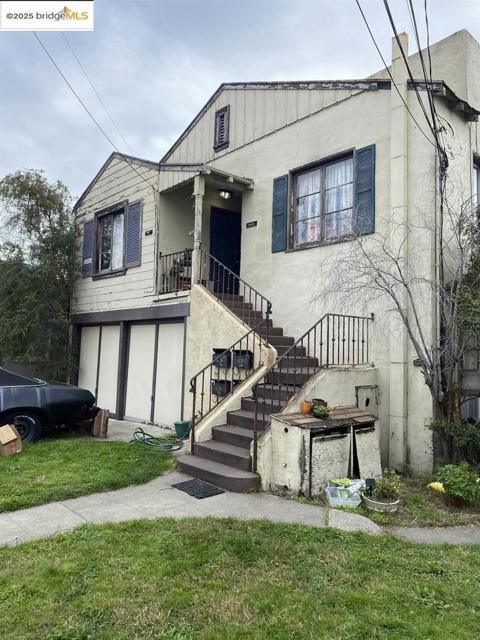 1100 Park AVE, Alameda CA: https://media.crmls.org/mediaz/a0748c13-ad2d-471c-94ce-e02ab624ee0b.jpg