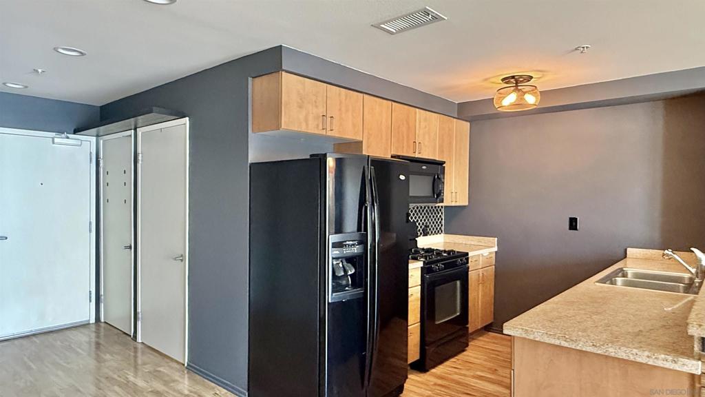 445 Island Ave - photo 12