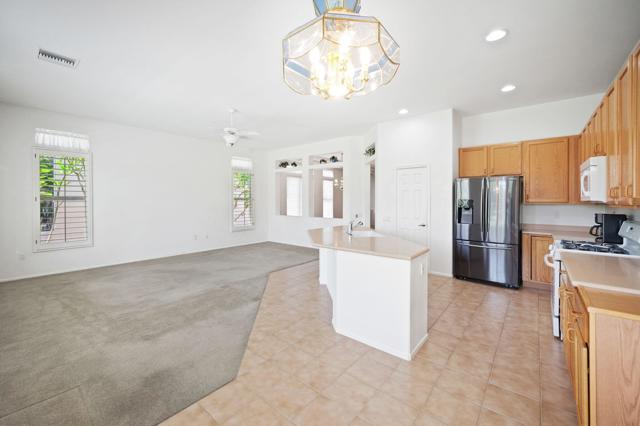 44660 S Heritage Palms Drive, Indio CA: https://media.crmls.org/mediaz/a0757ee7-a112-44aa-82e7-a07249417837.jpg