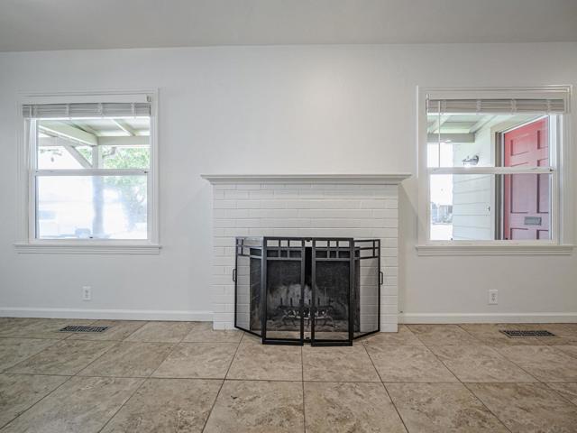 1233 Monroe Street, Salinas CA: https://media.crmls.org/mediaz/a07585be-de12-4bc3-8fa7-bb1ba5ae83b6.jpg