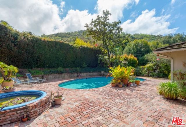 3480 MANDEVILLE CANYON Road, Los Angeles CA: https://media.crmls.org/mediaz/a0767bea-5325-45ba-8635-88ccec7a3109.jpg