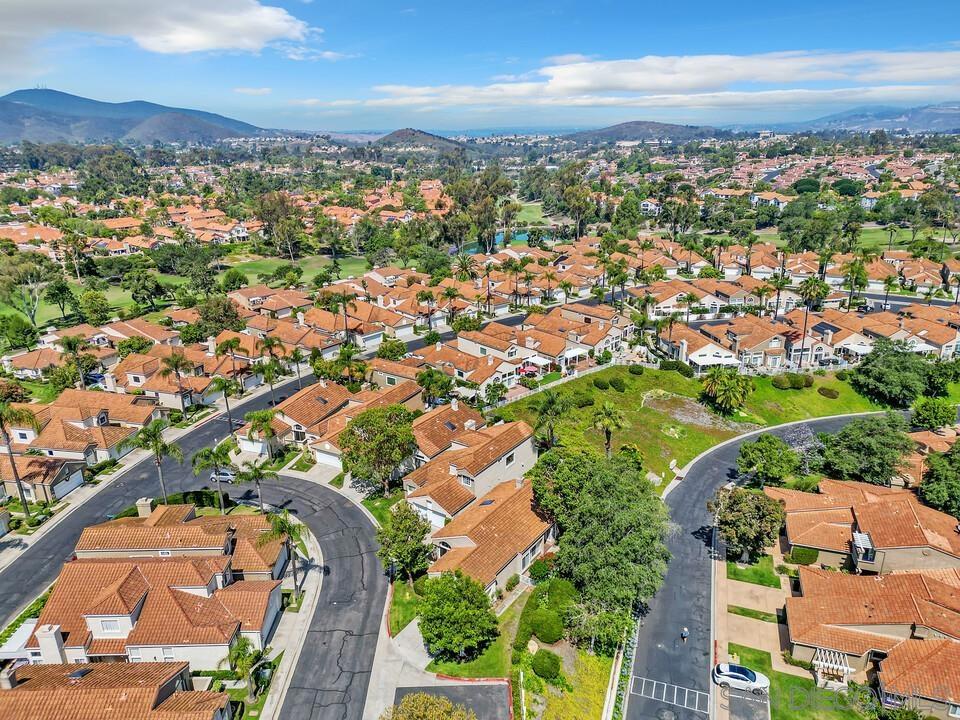 https://media.crmls.org/mediaz/a0767eb8-563e-47f5-9885-61ca984cdfaf.jpg?preset=X-Large