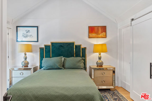 10517 Cheviot Drive, Los Angeles CA: https://media.crmls.org/mediaz/a07681e8-e174-43d5-b838-bb3ac85d748a.jpg