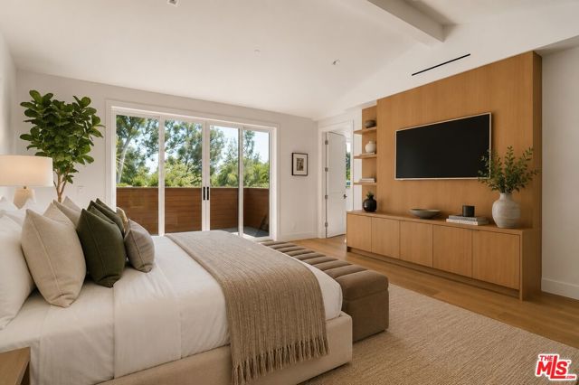 4 Bed Home for Sale in Los Angeles, California