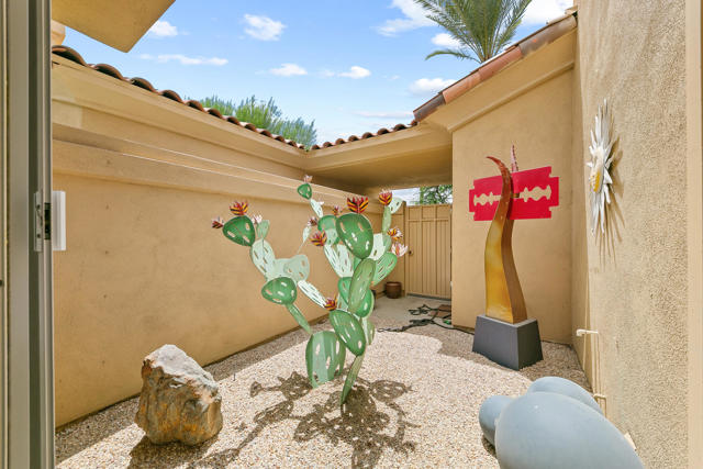 266 Eagle Dance Circle, Palm Desert, CA 92211