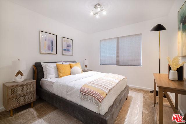4702 Fulton Avenue, Sherman Oaks CA: https://media.crmls.org/mediaz/a0773139-b625-476c-96ac-cea8aca339bb.jpg