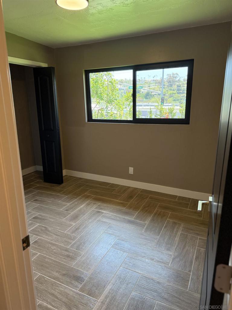 519 Camelot Dr - photo 10