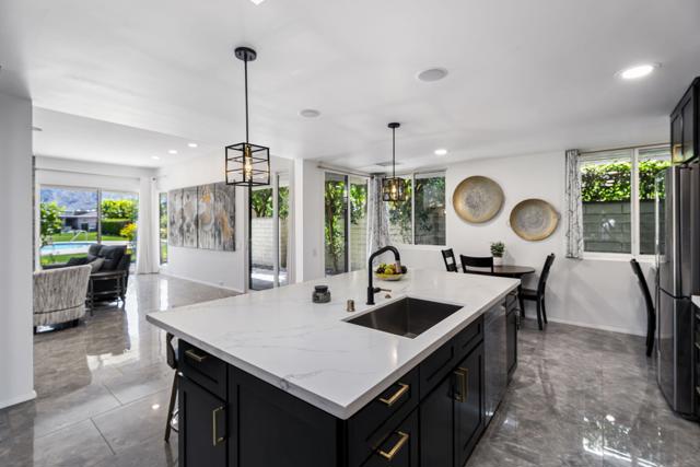 1 Temple Court, Rancho Mirage CA: https://media.crmls.org/mediaz/a0778b39-58ab-449e-9db0-53f691c3d278.jpg