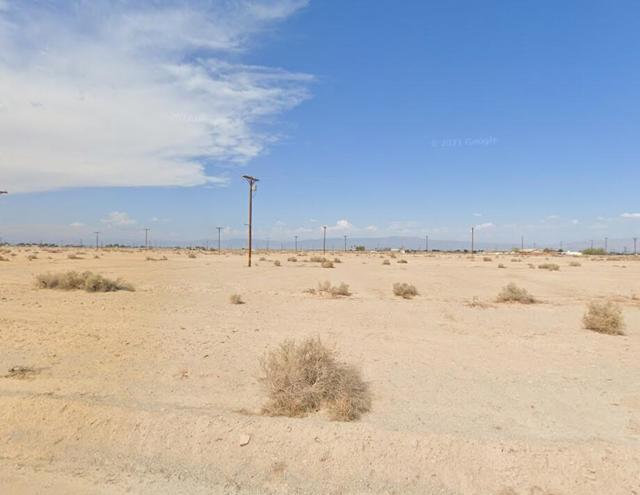 2120 Columbia Avenue, Thermal CA: https://media.crmls.org/mediaz/a078568d-bb2e-4d70-89e6-54766a178ad1.jpg