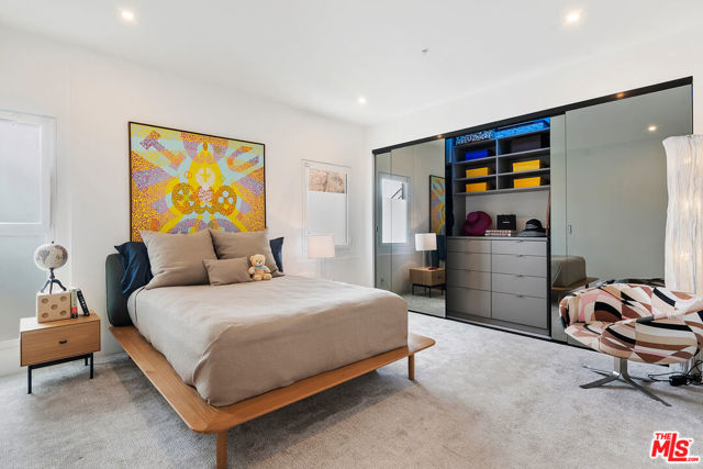 Image 32 of 50 For 270 Palisades Beach Road 203