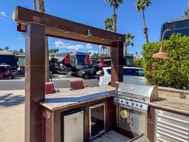 80394 Ave 48, Indio CA: https://media.crmls.org/mediaz/a078f147-42ee-4553-acd2-b7e67151cb28.jpg