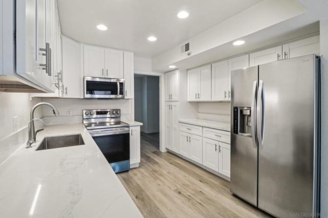 10263 Caminito Toronjo, San Diego CA: https://media.crmls.org/mediaz/a0792f2c-76bc-4a29-b4cb-68361bd923f2.jpg