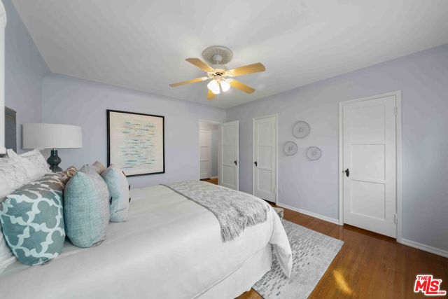 865 S Lucerne Boulevard, Los Angeles CA: https://media.crmls.org/mediaz/a0798013-5f14-493f-af25-ea4775216d61.jpg
