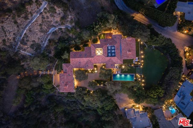 8 Bed Home for Sale in Los Angeles, California