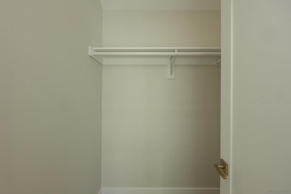 https://media.crmls.org/mediaz/a079e7b9-2b38-4e32-95d0-69992b6a0343.jpg?preset=X-Large